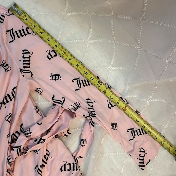 Juicy Couture Pink Logo Bath Robe Size Medium - Picture 9 of 9